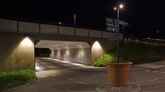 Gång- och cykelväg vid Mörby centrum.