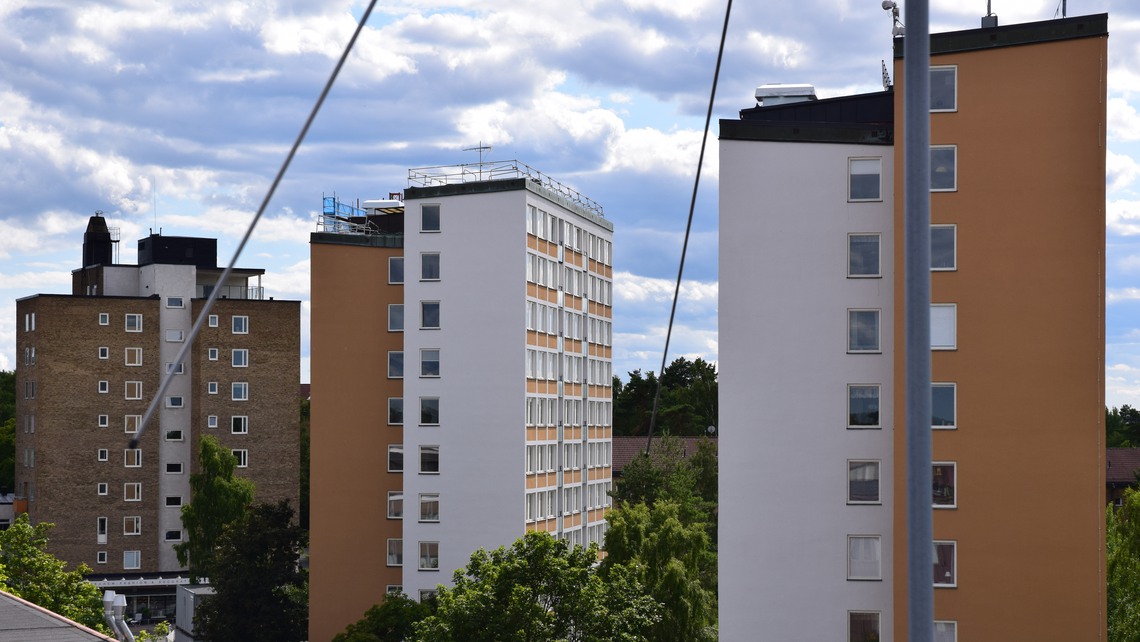 Höghus vid Mörby centrum. 
