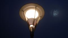 Led-gatlykta vid Strandvägen i Djursholm.