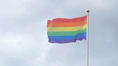 HBTQ flagga